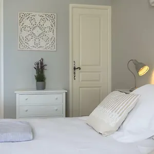 https://les-terrasses-du-luberon.fr-provencehotel.com